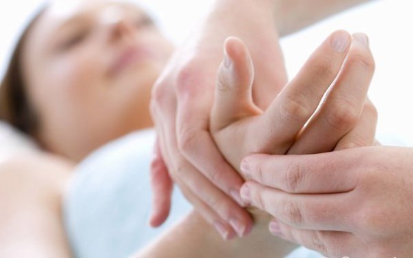 Почему болит спина если долго стоять